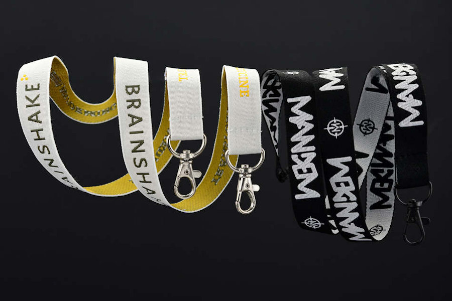 Custom woven lanyards with dyed yarns