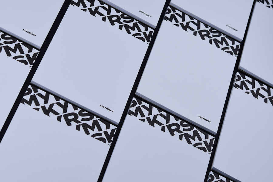 Glue-bound notepads with custom print