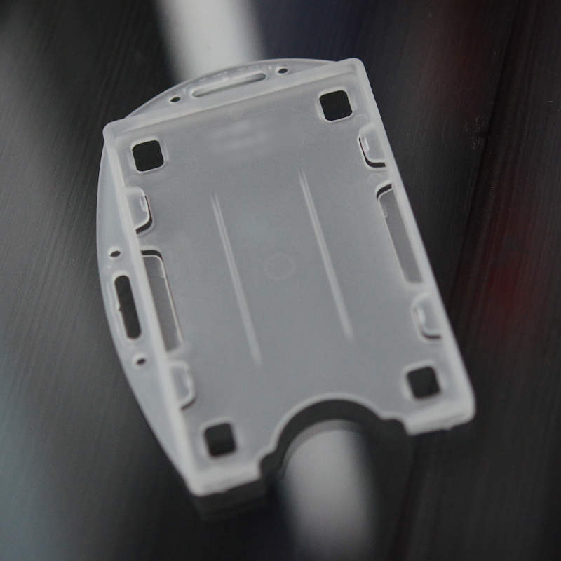 Genomskinlig ID-korthållare för två ID-kort