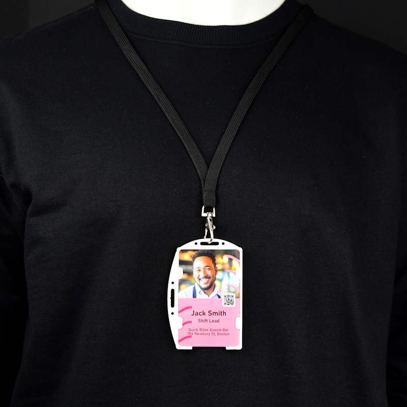 Genomskinlig ID-korthållare för två ID-kort