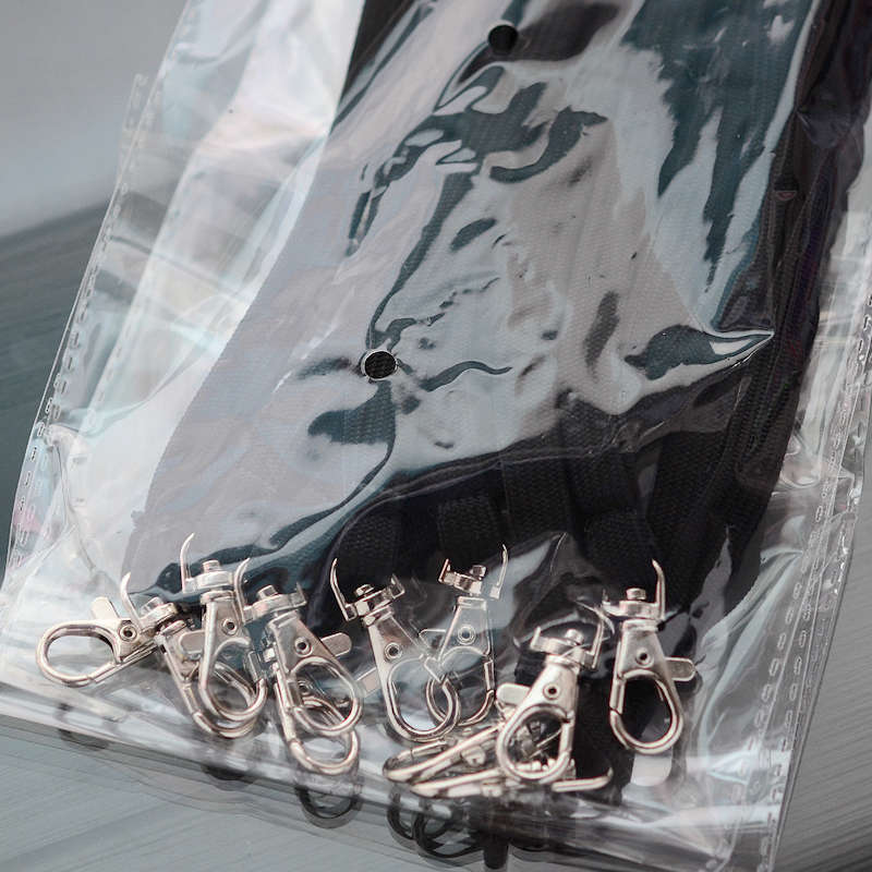 Svart Classic 10 mm nyckelband med pistolhake och säkerhetsspänne