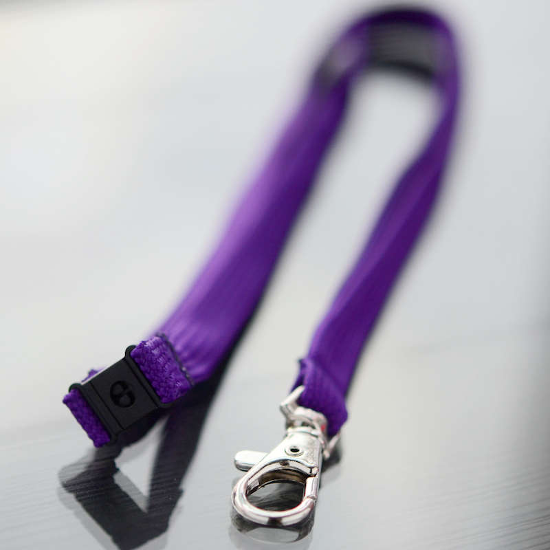 Purpur Classic 10 mm nyckelband med pistolhake och säkerhetsspänne