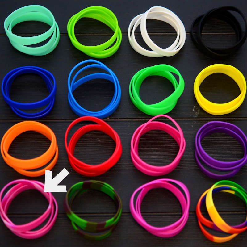 Rosa kamouflage Silikonarmband i lagerfärger