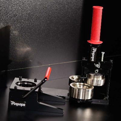 Knappmaskin Knappmaskin, grafikskärare och 1000 knappkomponenter