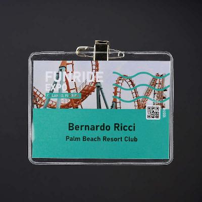 Transparent Märkeshållare med nål och klämma