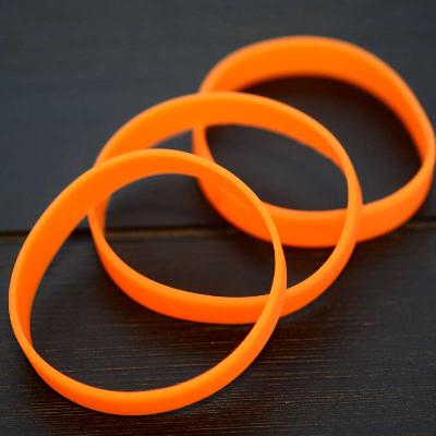 Orange Silikonarmband i lagerfärger