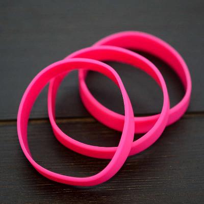 Fuchsia Silikonarmband i lagerfärger